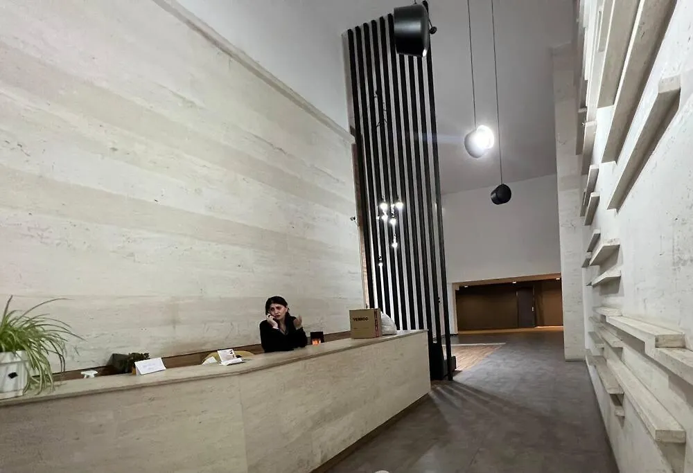 Spacious And Modern Apartment In Central Tbilisi 0*,  Georgië